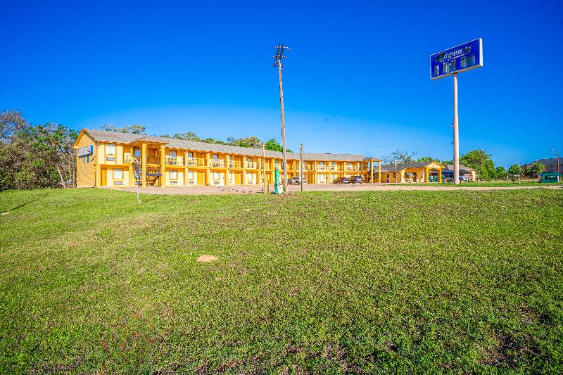 Regency Inn By OYO Rockdale TX image