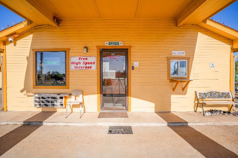 Regency Inn By OYO Rockdale TX image