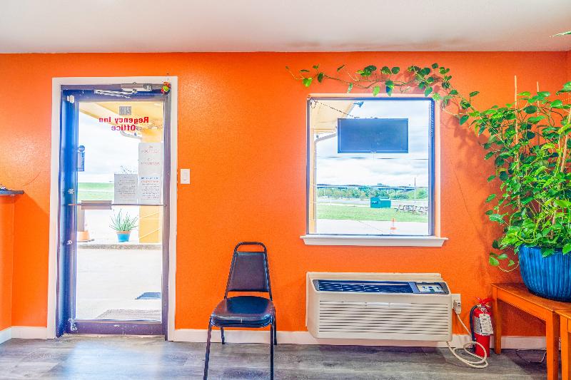 Regency Inn By OYO Rockdale TX image