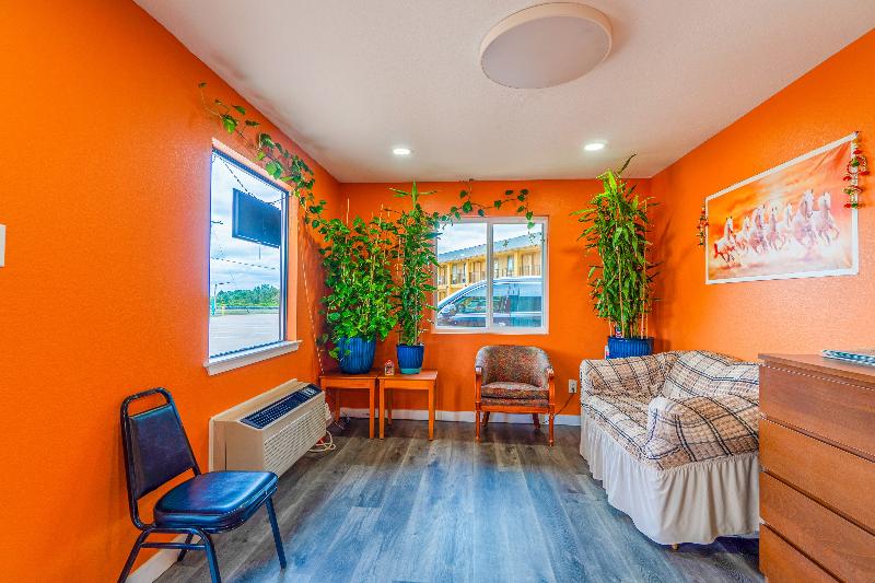 Regency Inn By OYO Rockdale TX image