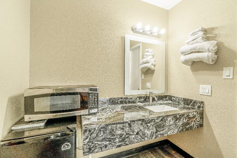 Regency Inn By OYO Rockdale TX image