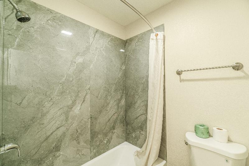 Regency Inn By OYO Rockdale TX image
