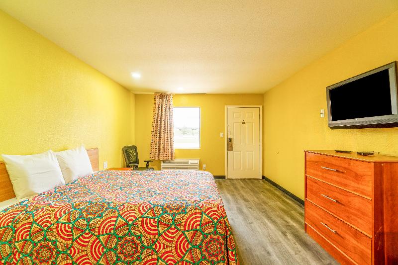 Regency Inn By OYO Rockdale TX image