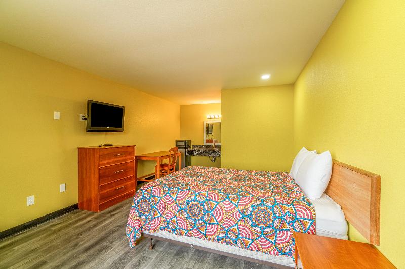 Regency Inn By OYO Rockdale TX image