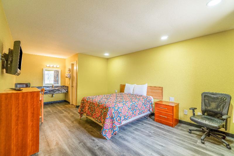 Regency Inn By OYO Rockdale TX image