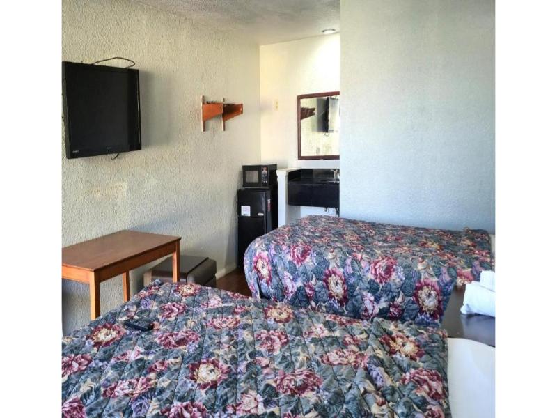 Deluxe Inn Motel By OYO Grand Prairie I-30 image