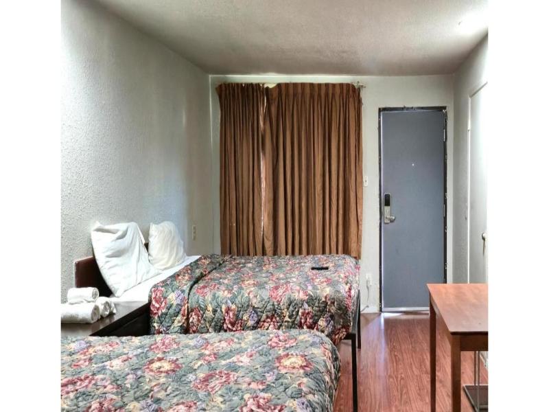 Deluxe Inn Motel By OYO Grand Prairie I-30 image