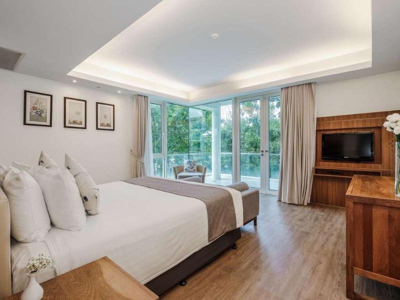 Splash Beach Resort, Maikhao Phuket image