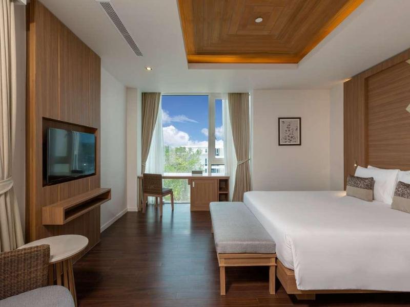 Splash Beach Resort, Maikhao Phuket image