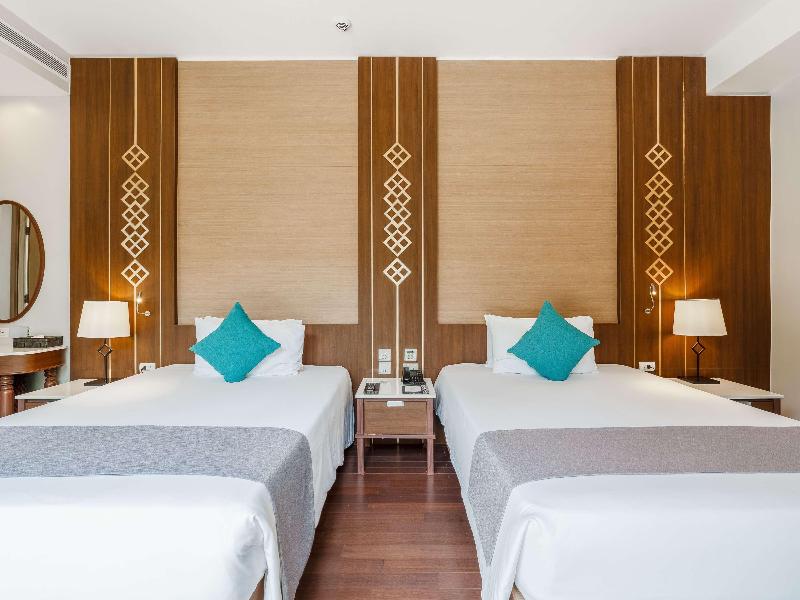 Splash Beach Resort, Maikhao Phuket image