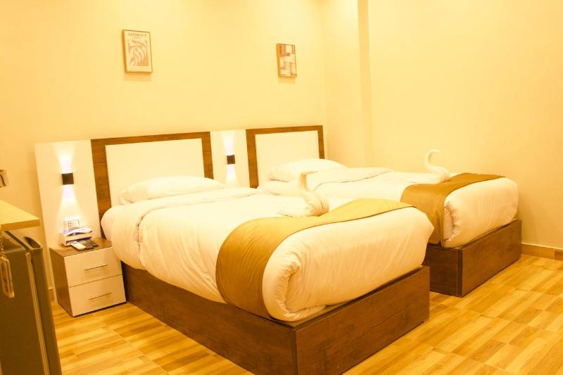 Pyramids On The Spot - Image 5