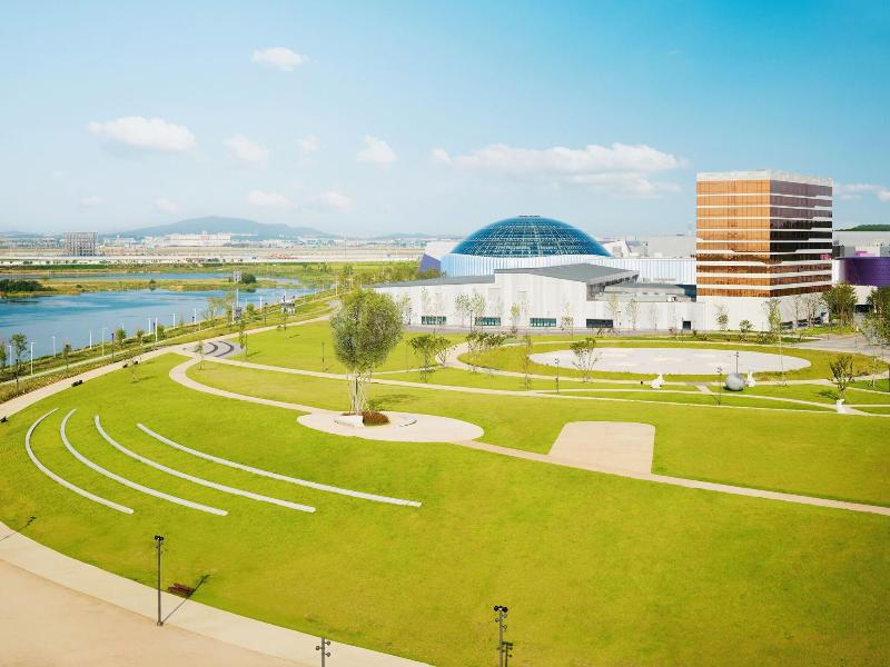 INSPIRE Entertainment Resort image
