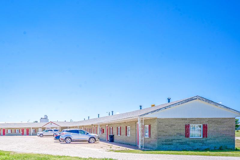 Green Acre Motel by OYO Near Rush County Airport image 9