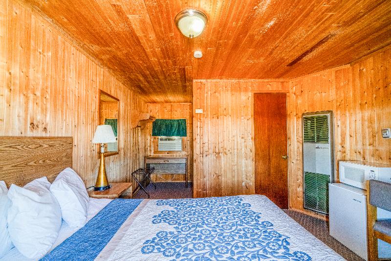 Green Acre Motel by OYO Near Rush County Airport image