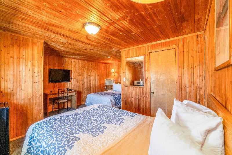 Green Acre Motel by OYO Near Rush County Airport image