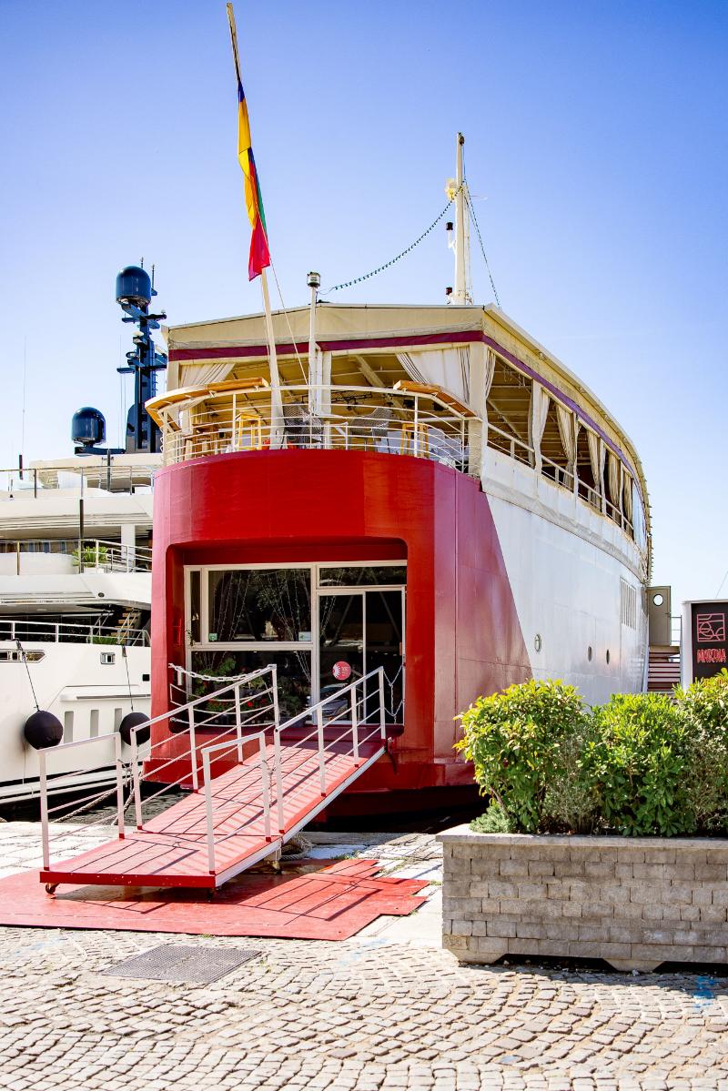 Botel Marina