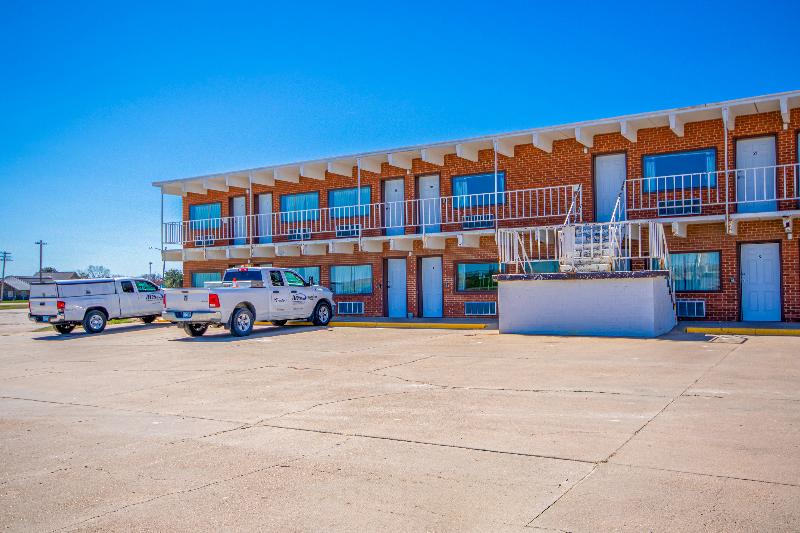 OYO Crossroads Inn image