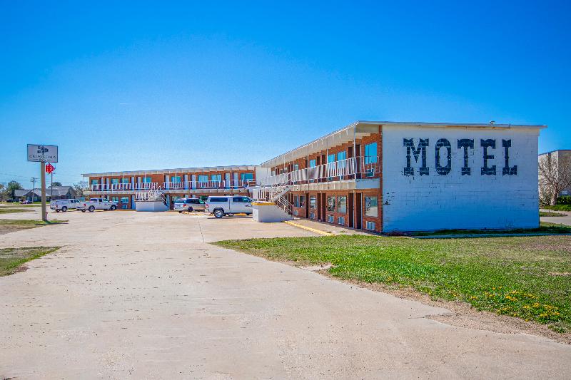 OYO Crossroads Inn image 9