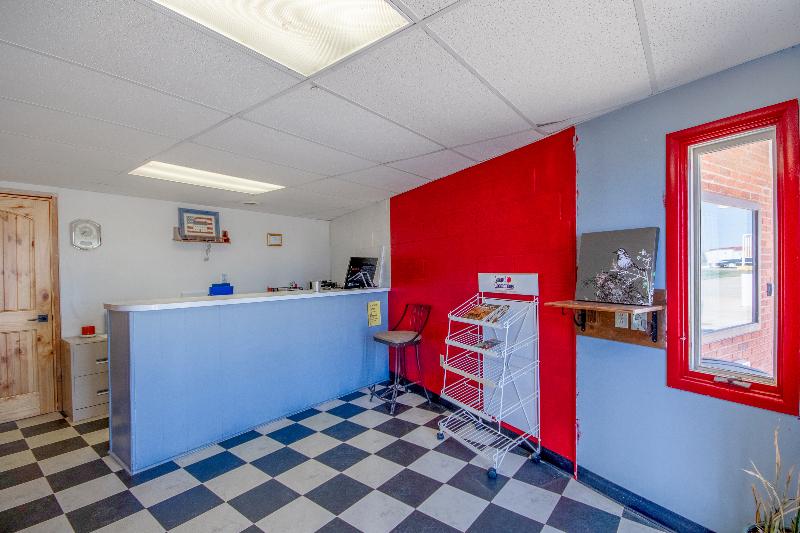OYO Crossroads Inn image 10