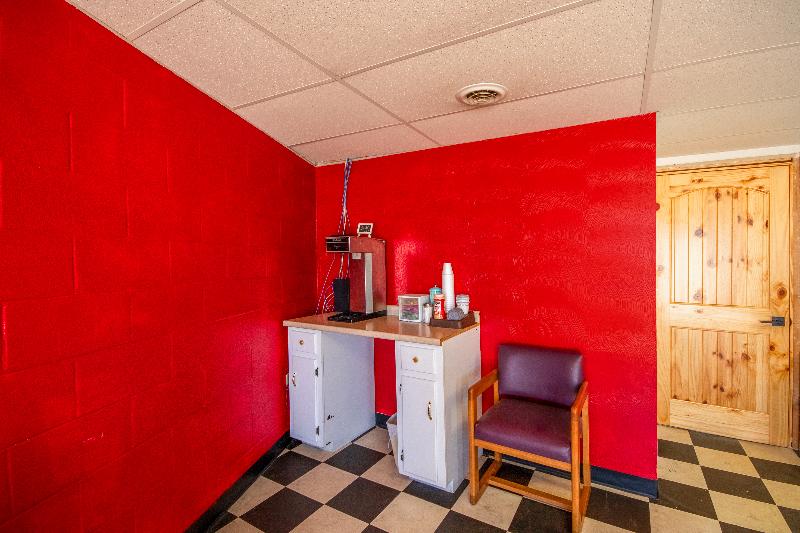 OYO Crossroads Inn image