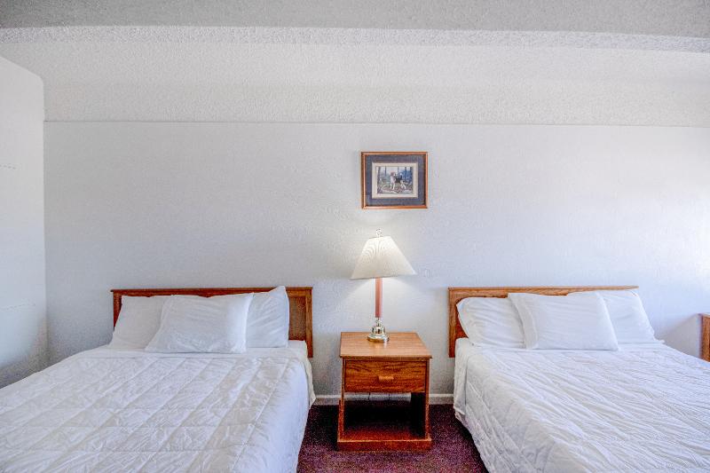 OYO Crossroads Inn image