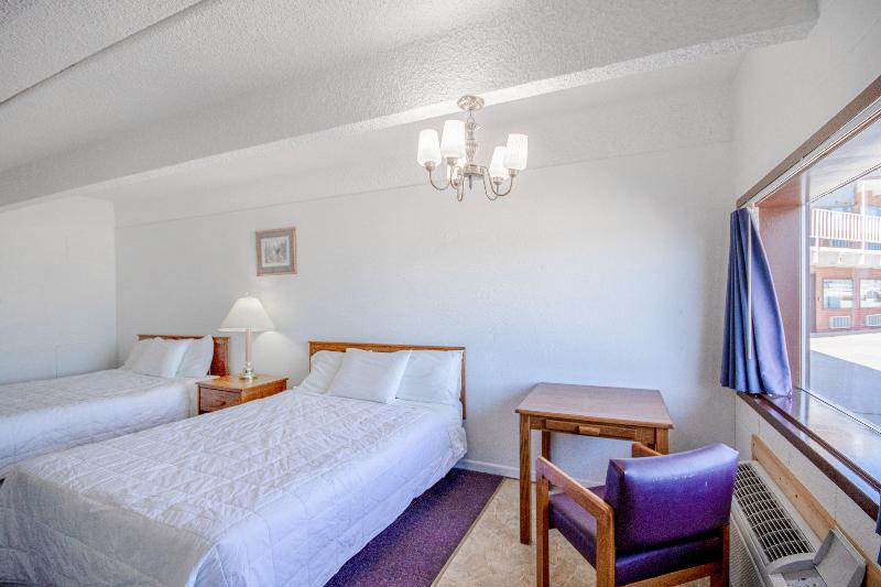 OYO Crossroads Inn image