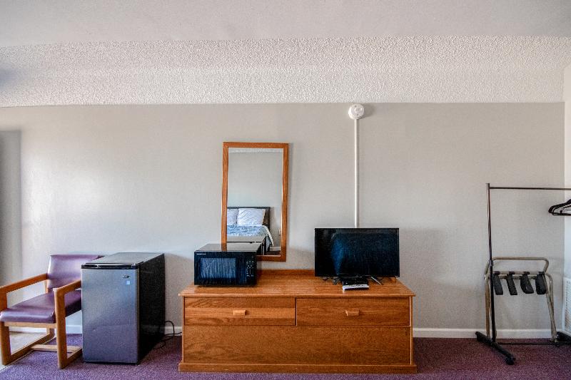 OYO Crossroads Inn image
