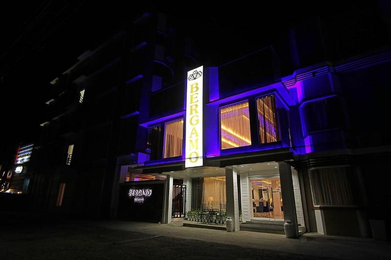 Bergamo Hotel Lingayen image