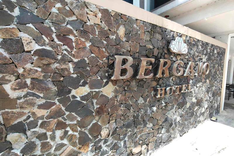 Bergamo Hotel Lingayen image