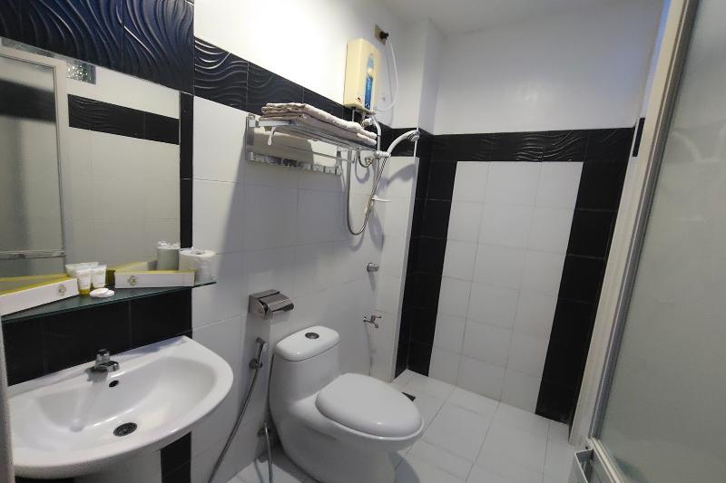 Bergamo Hotel Lingayen image