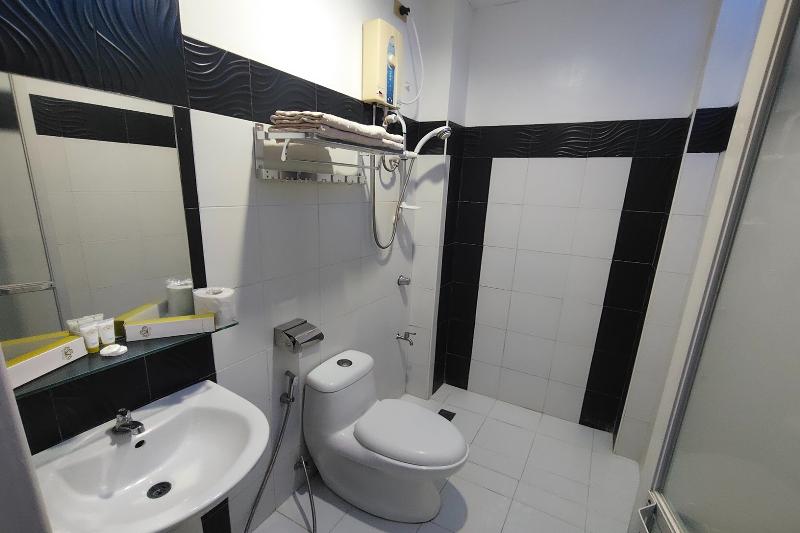 Bergamo Hotel Lingayen image