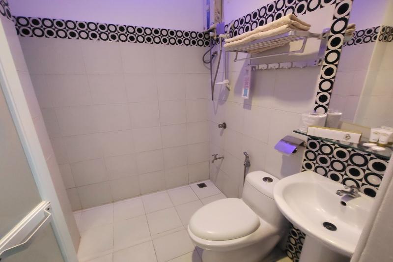 Bergamo Hotel Lingayen image