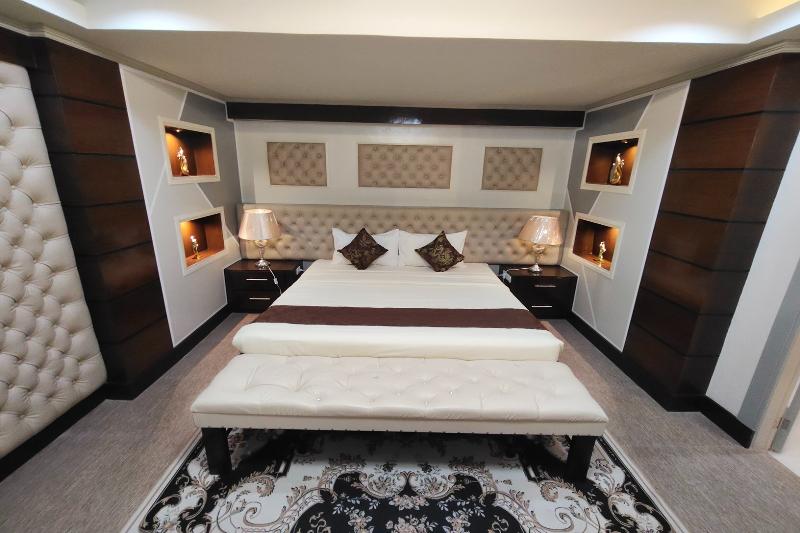 Bergamo Hotel Lingayen image