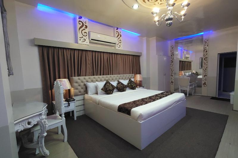 Bergamo Hotel Lingayen image