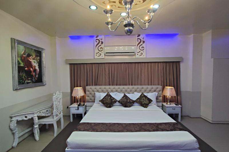 Bergamo Hotel Lingayen image