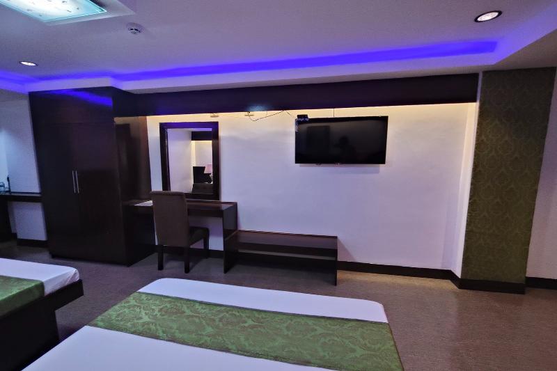 Bergamo Hotel Lingayen image