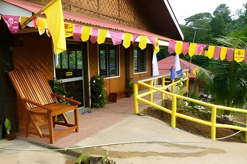 D & A Seaside Cottages image