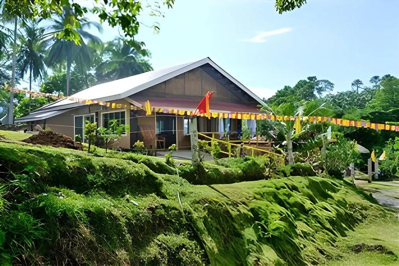 D & A Seaside Cottages image