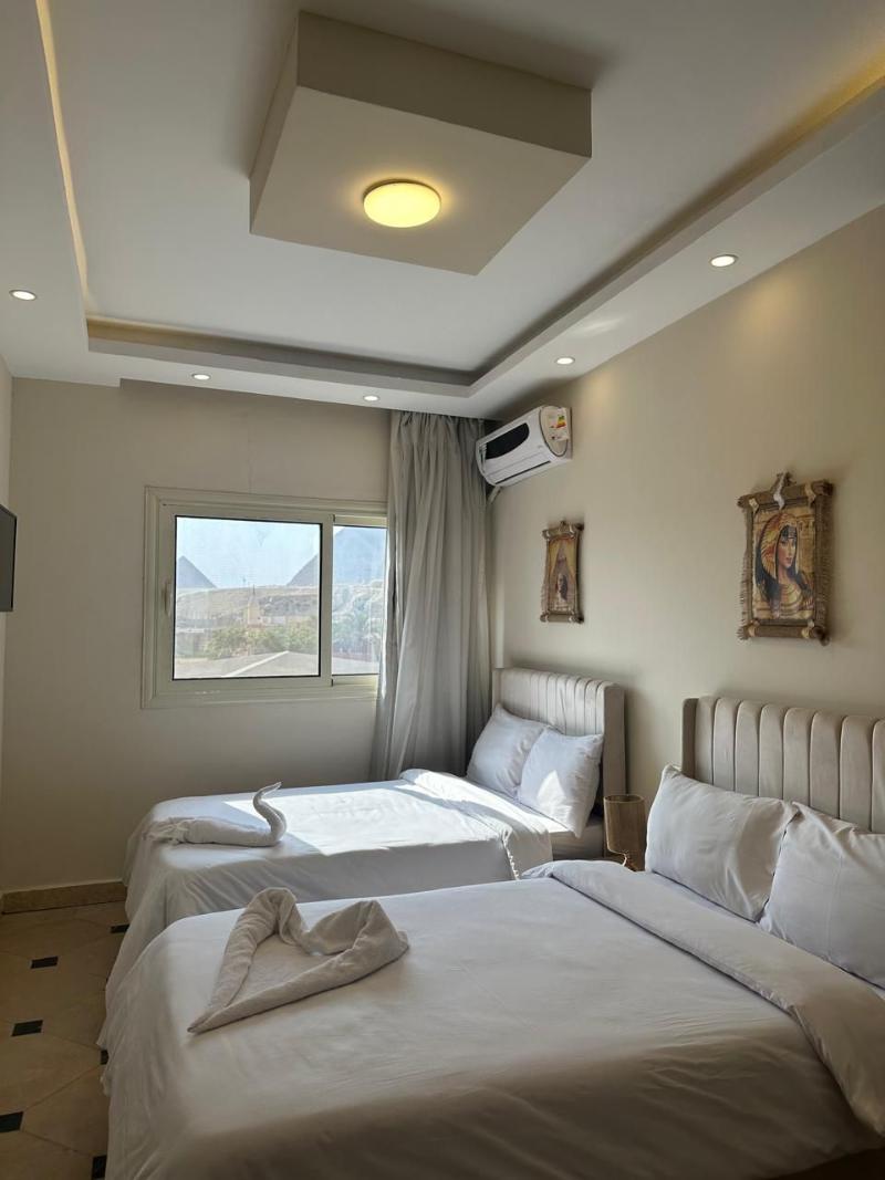 Pyramids Era View - Image 3