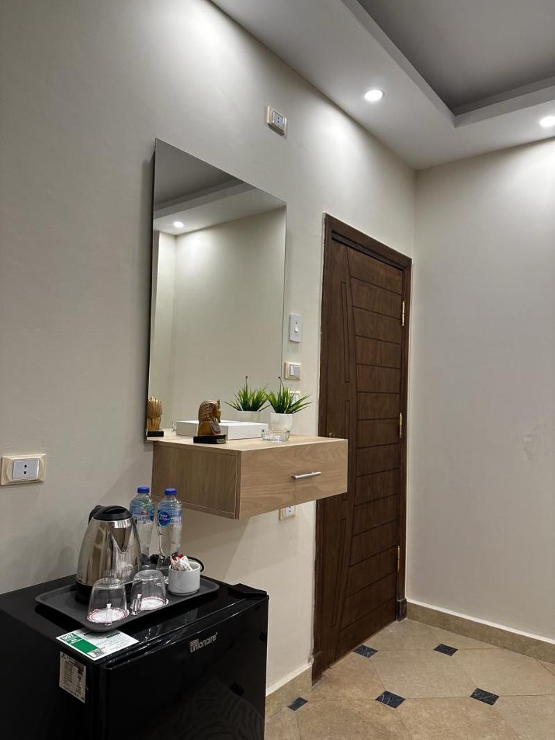 Pyramids Era View - Image 5