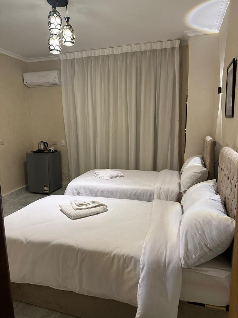 Pyramids Era View - Image 8