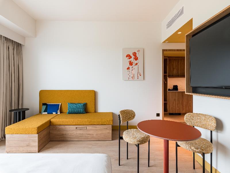 Hampton by Hilton Bordeaux Merignac Airport image