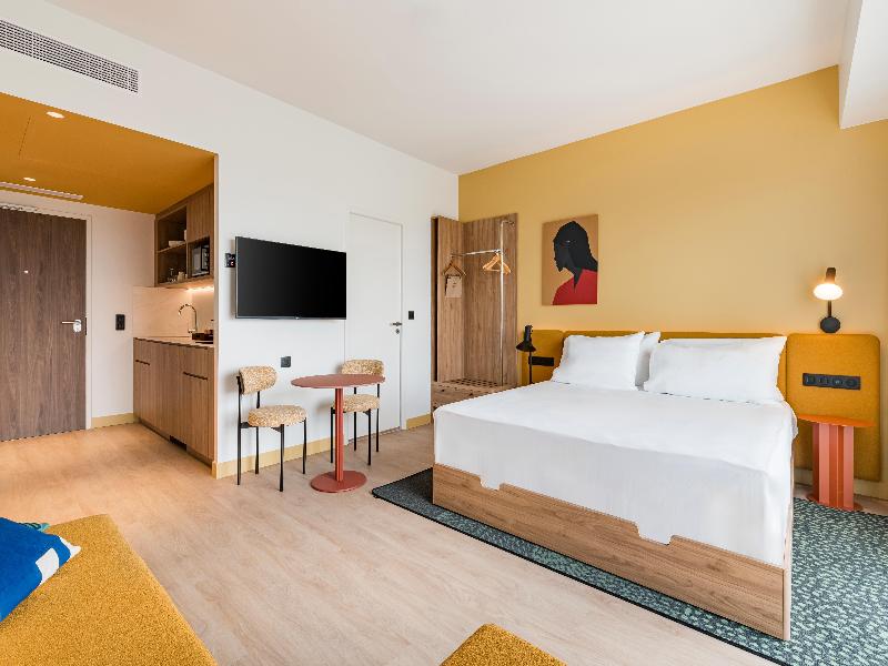 Hampton by Hilton Bordeaux Merignac Airport image