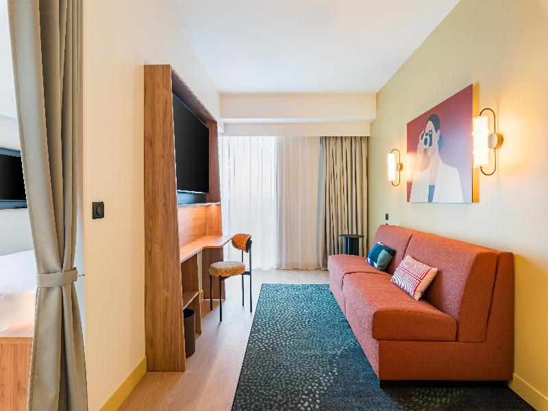 Hampton by Hilton Bordeaux Merignac Airport image