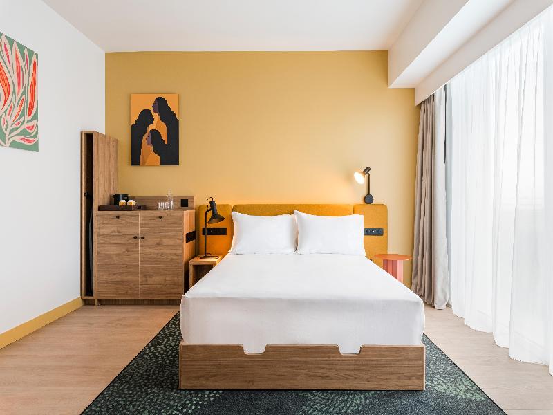 Hampton by Hilton Bordeaux Merignac Airport image