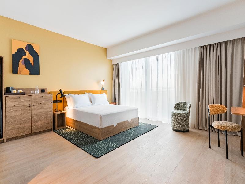 Hampton by Hilton Bordeaux Merignac Airport image