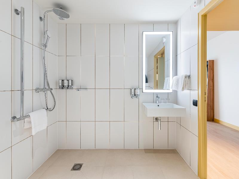 Hampton by Hilton Bordeaux Merignac Airport image