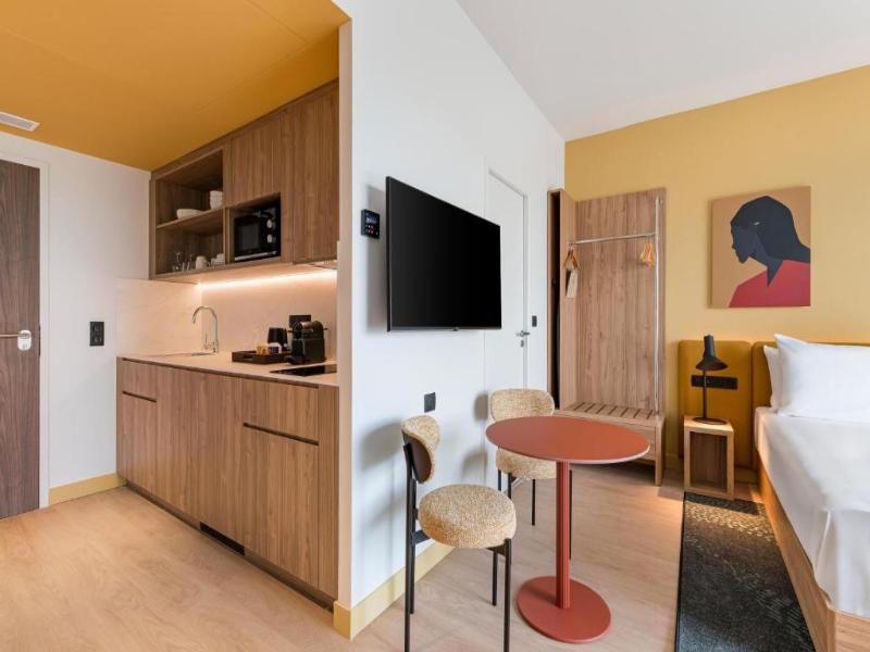 Hampton by Hilton Bordeaux Merignac Airport image