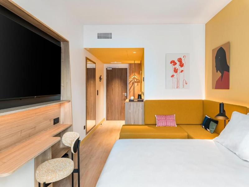 Hampton by Hilton Bordeaux Merignac Airport image