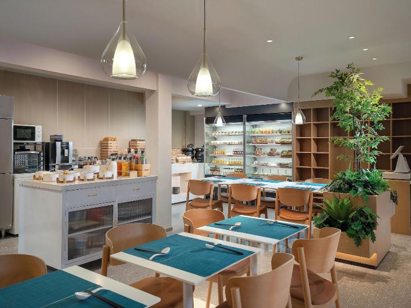 CYBO Station SSAW Shangpin Hotel Luohu Shenzhen image